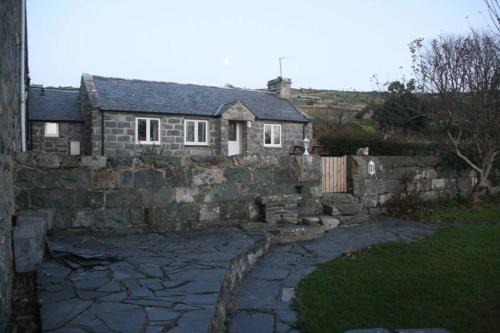 Talybont Apartment | Hendre Fechan Cottage, Nr Barmouth, Pets welcome, beautiful views.