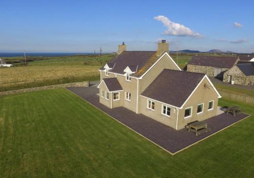 Garn Fadryn House | Hendy Iago