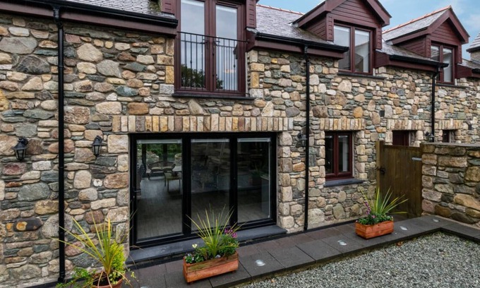 Bodorgan House | Hendy Marian in the beautiful Bodorgan