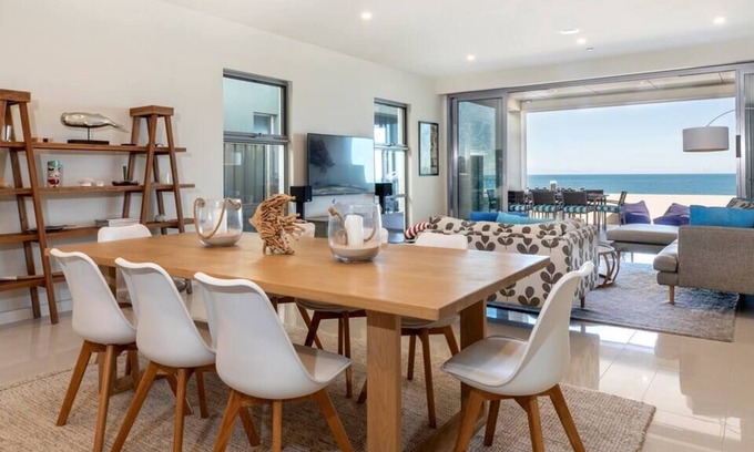 Henley Beach South House | HENLEY ON THE BEACH is prime luxury beachfront