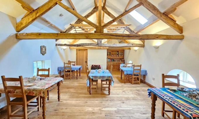 Llandovery Bed & Breakfast | Henllys Estate B and B
