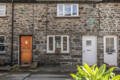Harlech House | Henllys