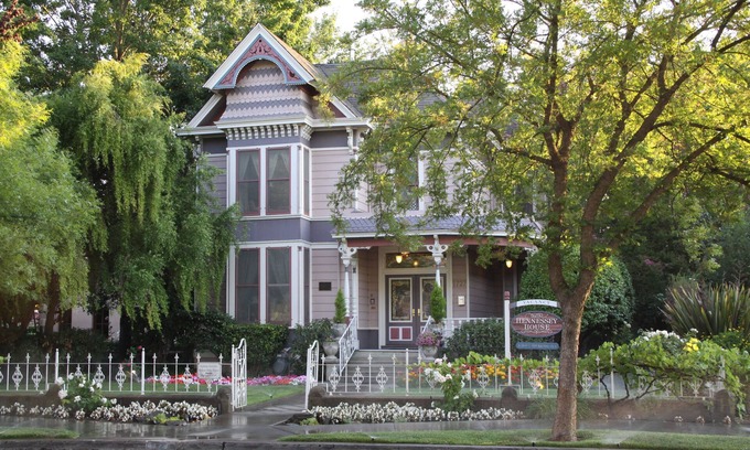 Napa Bed & Breakfast | Hennessey House