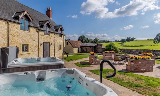 Monkswood House | Henrhiw Farm House at Henrhiw Farm Cottages