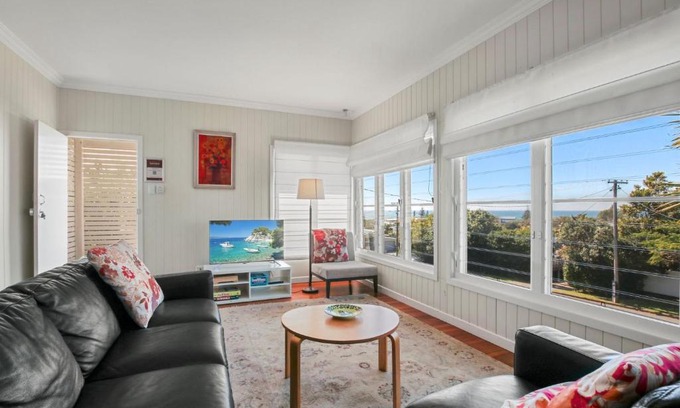 Dicky Beach House | Henzell Street 28 Dicky Beach