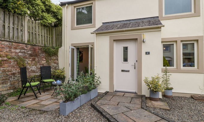 Wing Cottage | HERDWICK COTTAGE, family friendly, with a garden in Brampton, Cumbria