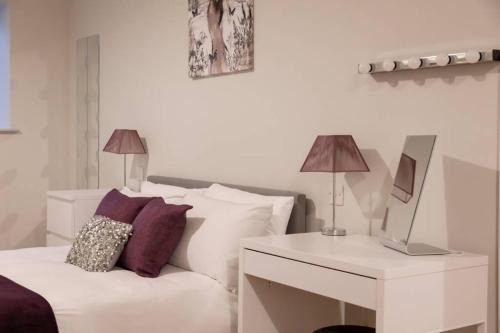 Hereford Apartment | Hereford City Centre - Apartment 2, Isabella House - Modern Apartment In The Heart of The City - Sleeps 2 Guests - Hosted by RENTMYHOUSE