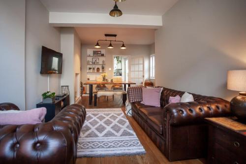 Hereford Apartment | Hereford City - St Owens Terrace - Comfortable & Spacious Well Presented Three Storey House, Perfect For a Weekend Away & Exploring The City On Foot - Hosted By RENTMYHOUSE