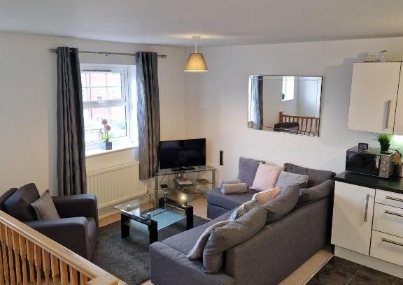 Hereford Apartment | Hereford - Robin Coach House - Located On City Outskirts In North Hereford - Modern 2 Bedroom Property With Parking - Suitable For Small Family, Couple Or Contractors - Hosted by RENTMYHOUSE
