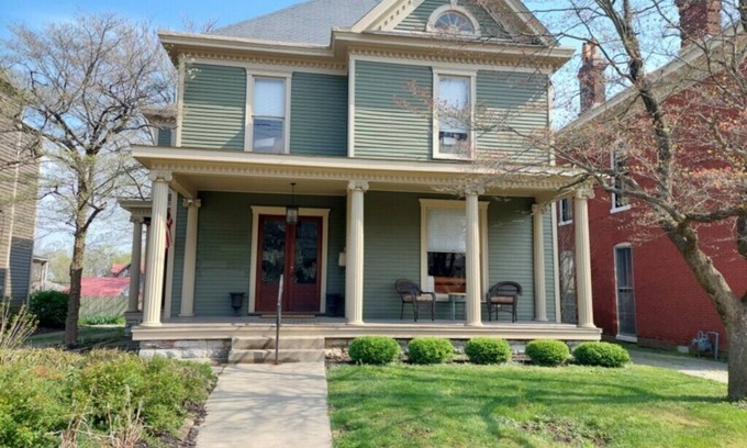 Shelbyville House | Heritage House 1900’s home part/close to the Bourbon Trail