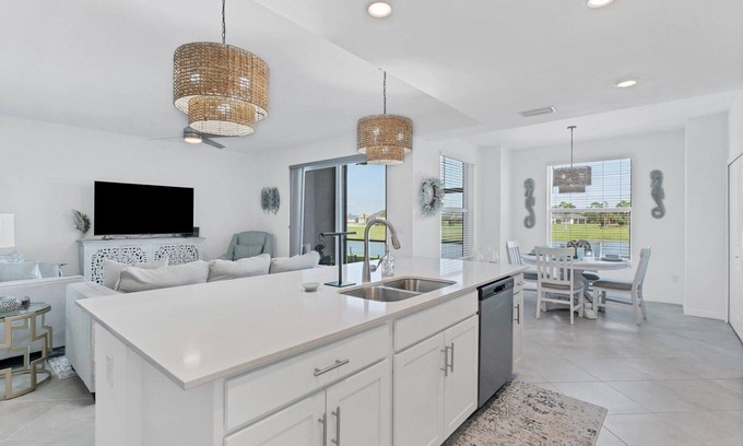 Punta Gorda Condo | Heritage Landing Golf Club 27 night minimum 2 Bedroom Condo