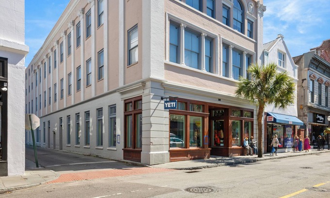 Downtown Charleston Apartment | Heritage Suite at 360 King