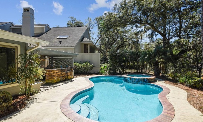 Heritage Woods House | Heritage Woods charmer- close to the beach, South Beach, Beach Club, + 4 bikes