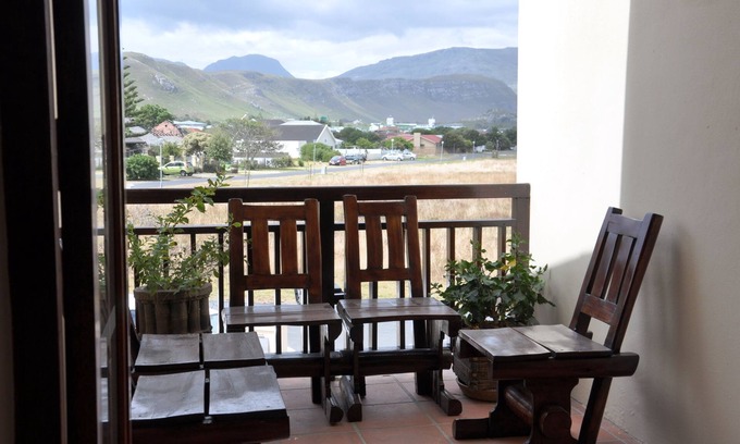 Westcliff Bed & Breakfast | Hermanus AT HOME