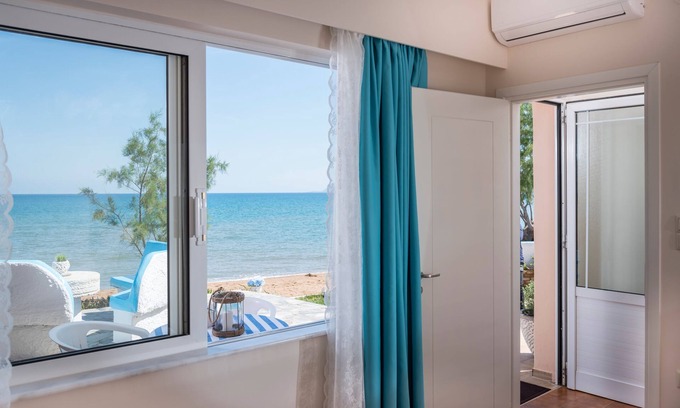 Kato Stalos House | Hermes Beach Front