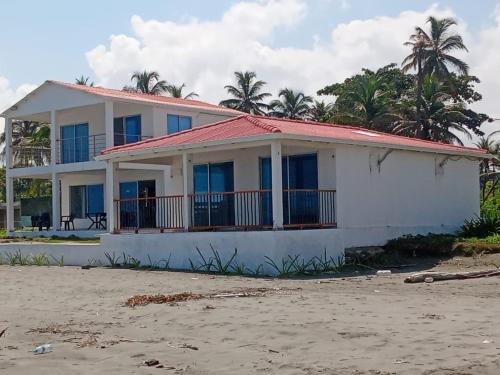 San Bernardo del Viento House | Hermosa Cabaña Frente Al Mar