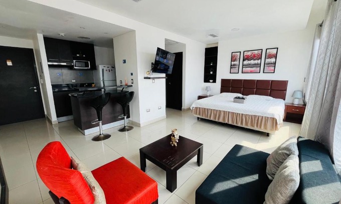 Guayaquil Apartment | Hermosa Suite - Piscina - Gym - City Suites - 1403