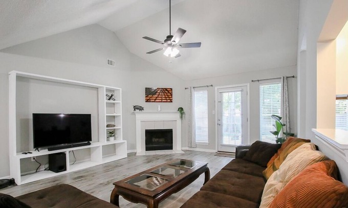 Pooler House | Hero House*3BR/2BA*Pet Friendly
