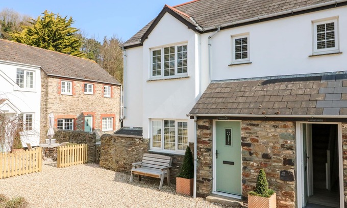 Watermouth Cottage | HERON COTTAGE, pet friendly, character holiday cottage in Ilfracombe