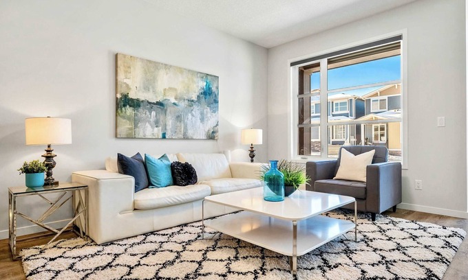 Calgary House | Herron Street NEW Luxury Retreat 6 Beds A11y