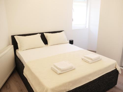 Petrovaradin Apartment | Hexagon Apartment