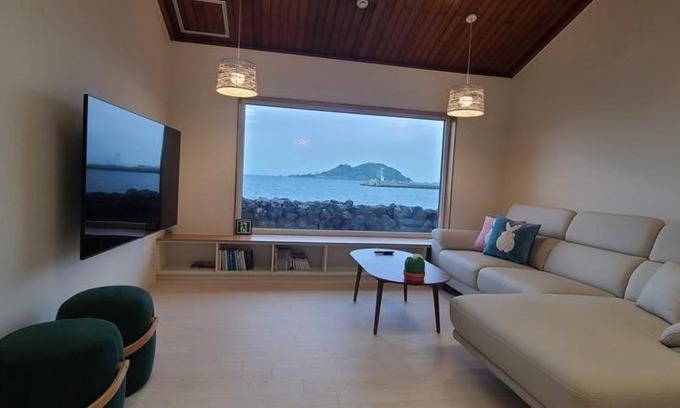 Hallim House | Hey Day Jeju