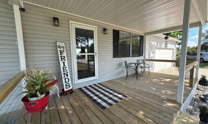 Rogersville House | Hey friends, welcome to Maggie’s Place and enjoy a relaxing and peaceful stay