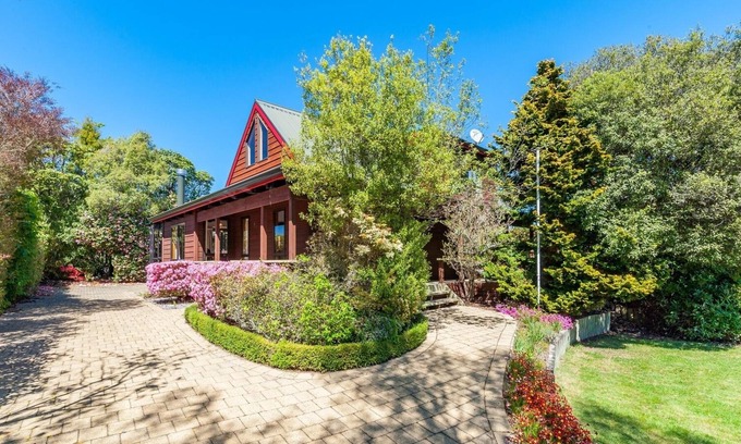 Nukuhau House | Hey Jude - Taupo Holiday Home