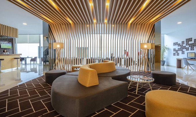 Sao Sebastiao da Pedreira Hotel | HF Fénix Urban