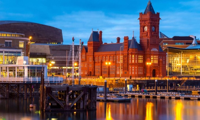 Adamsdown Apartment | HG Collection - 2 Bedroom Apartment in Cardiff City Centre