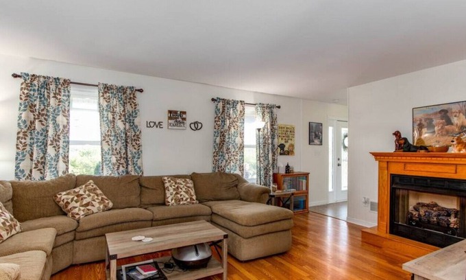 Bellefonte House | HH Horse Retreat - only 9 miles from PSU!