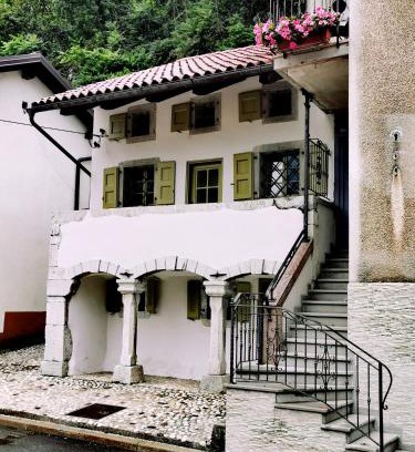 Kobarid House | Hiša Liza