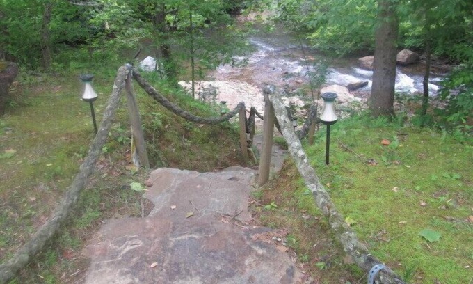 Hiawassee House | Hiawassee river cabin $ 85 per night ON THE BEAUTIFUL HIAWASSEE RIVER