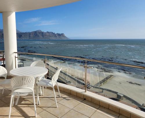Strand Apartment | Hibernian Towers 1203