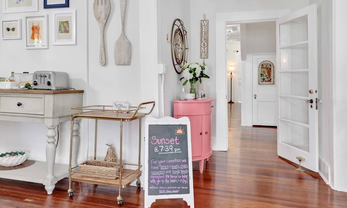 Fort Myers River District House | Hibiscus House Bed Breakfast Inn Turtle Room Bed-ada