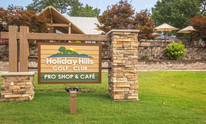 Branson Condo | HICV Holiday Hills Resort 1br suite Saturday check-in