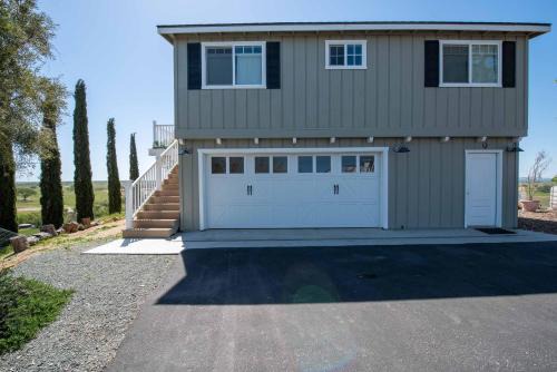 Paso Robles House | Hidden Acre - Bird House