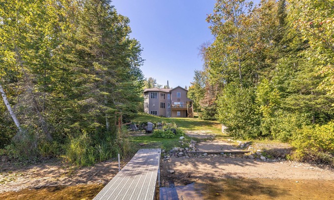 Greenway House | Hidden Cabin: Kayaks & firewood Included