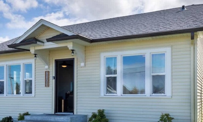 Port Angeles Cottage | Hidden Chicken Remodeled, charming, pet friendly