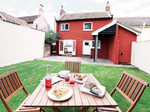 Aldeburgh House | Hidden Cottage by The Suffolk Cottage Collection