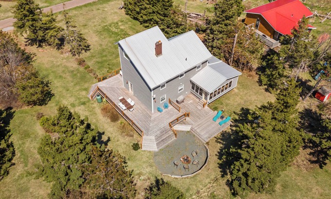 Morell House | Hidden Dunes Coastal Cottage with Beach Access