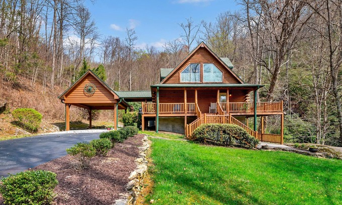 Skyland Cabin | Hidden Falls Cabin -Waterfall, Hot Tub, Private!