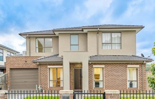 Heidelberg West Apartment | Hidden Gem - 3 bedroom townhouse in Heidelberg West
