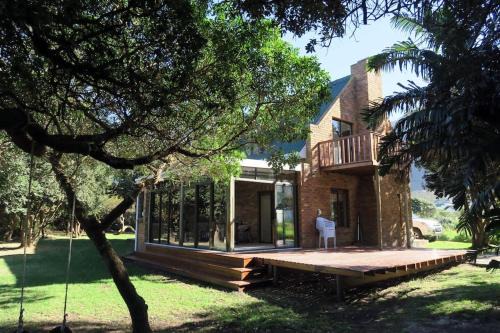 Betty's Bay House | Hidden gem in bush 350m from main beach