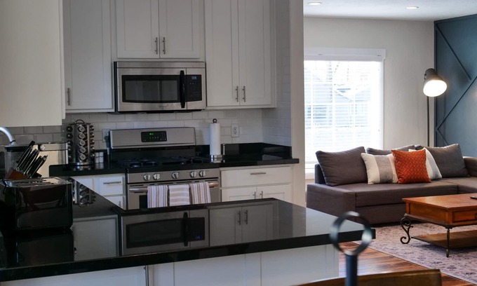 East Millcreek House | Hidden gem in Millcreek With Patio & Outdoor Fireplace