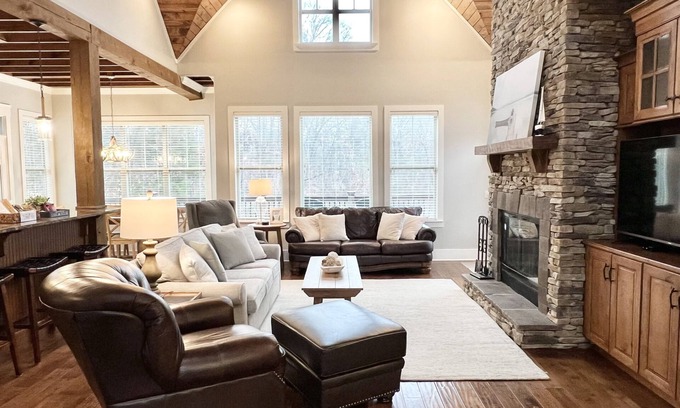 Spring City House | Hidden Gem Lakeside Retreat w/Private Dock & Slip