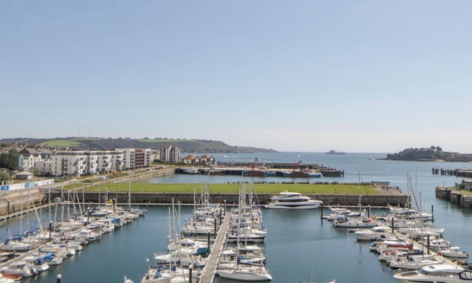 Plymouth Cottage | Hidden Gem on the Hoe