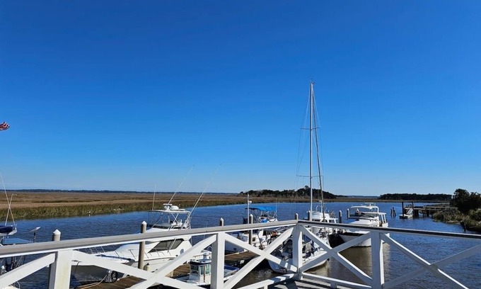 Saint Simons Island Apartment | Hidden Harbor Summary