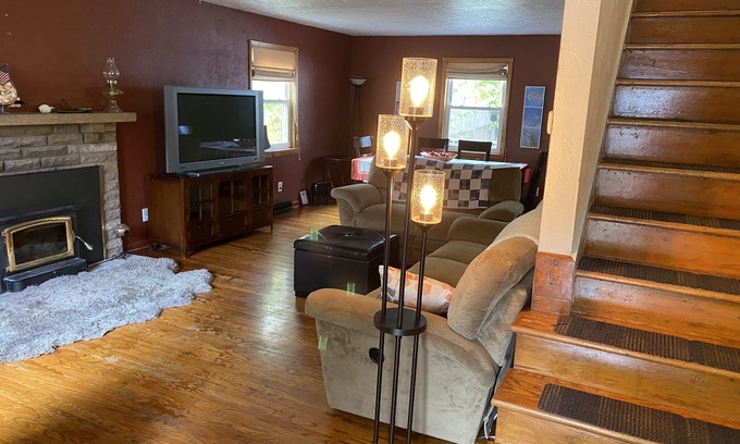 Kettering House | Hidden Heaven 2 has 3 bedrooms, 2 full bathrooms near WSU/UD/WPAFB/MVH/KMC
