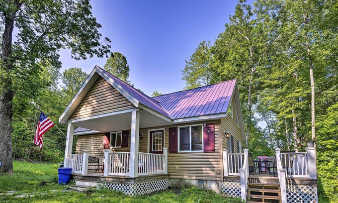 Town of Smyrna Cottage | Hidden Lakefront Retreat: Fire Pit & Fishing Dock!